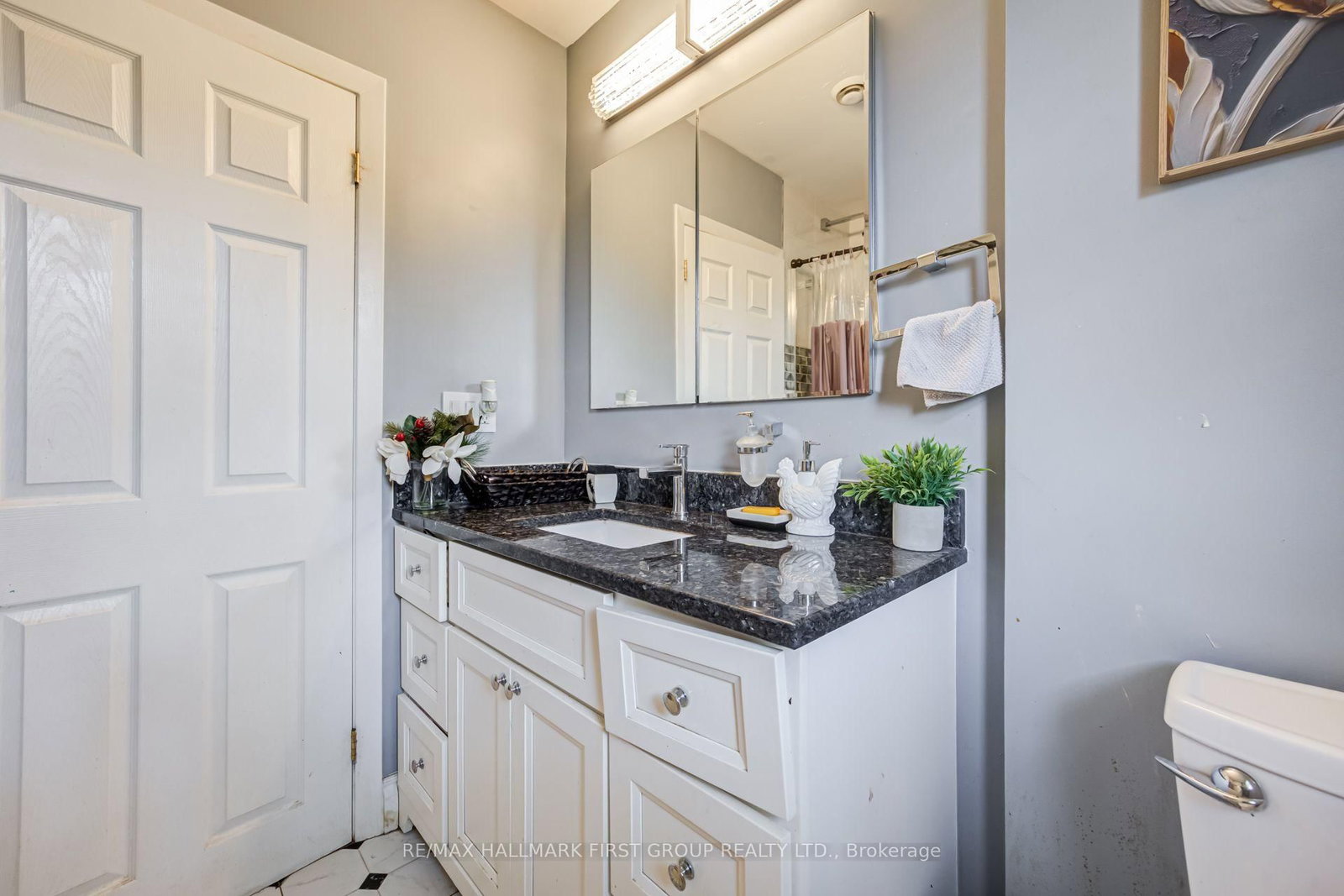 180 Sherwood Avenue • Oshawa, ON photo 11