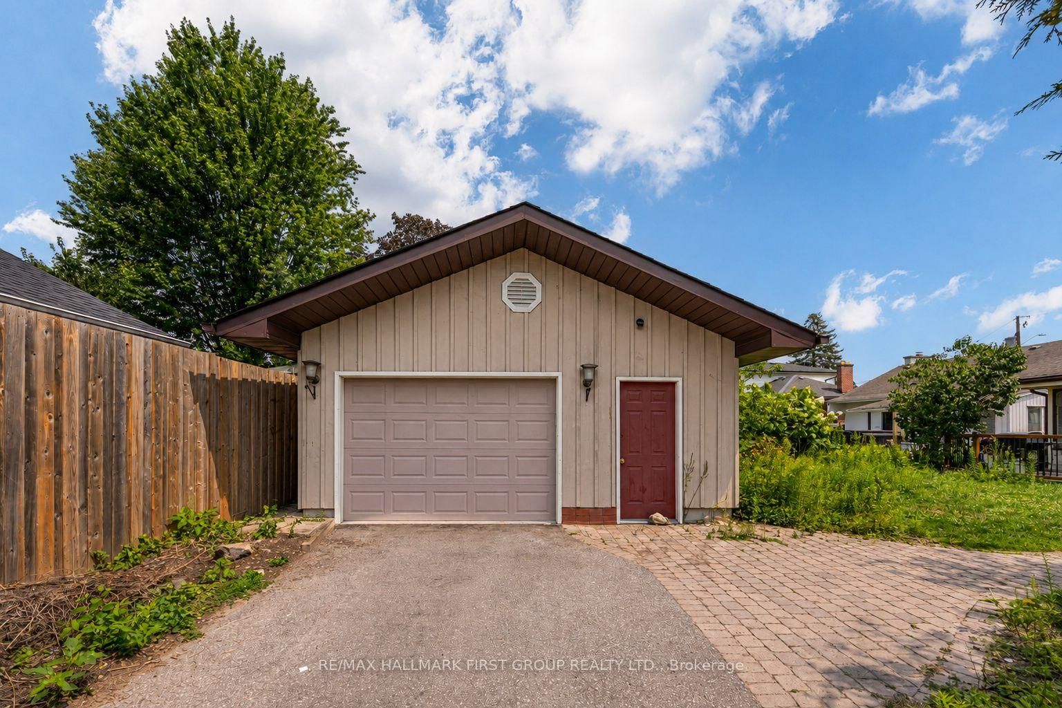 180 Sherwood Avenue • Oshawa, ON photo 24