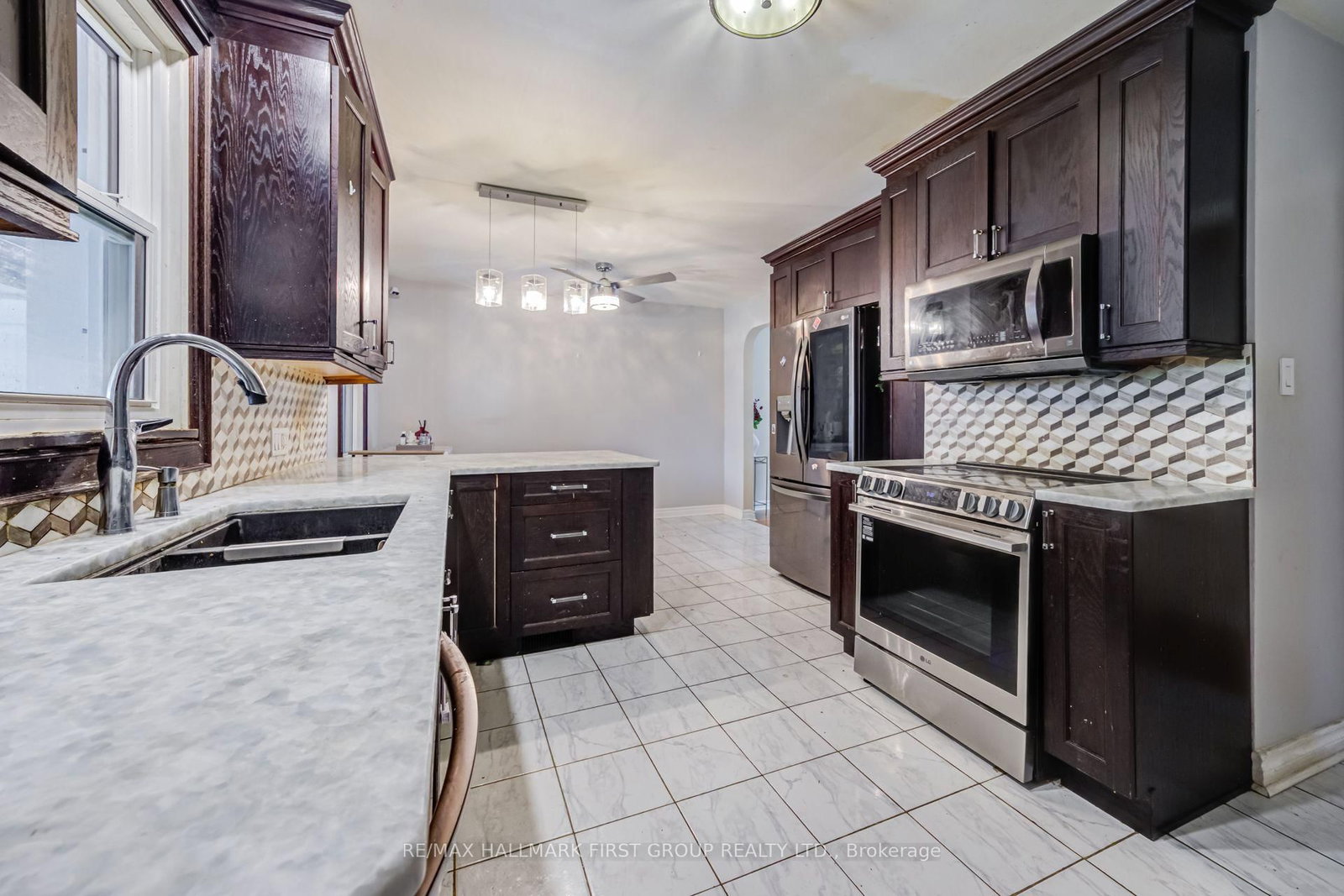 180 Sherwood Avenue • Oshawa, ON photo 8