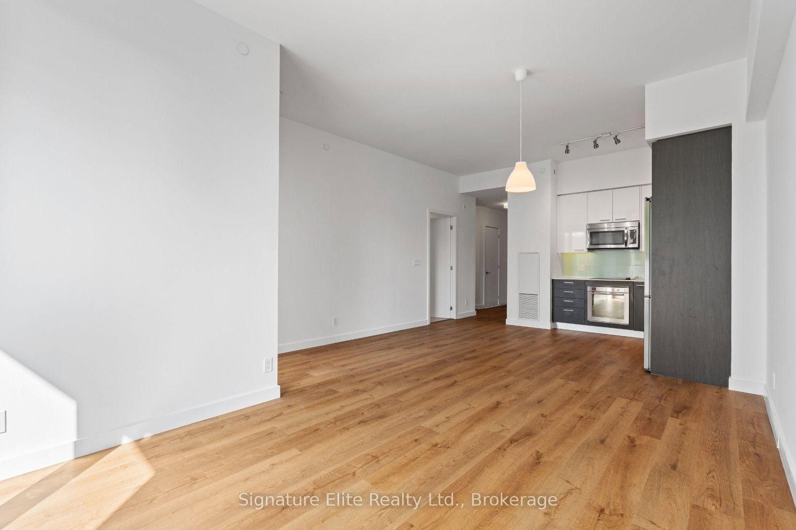 201-1075 Queen St, Toronto, view 12