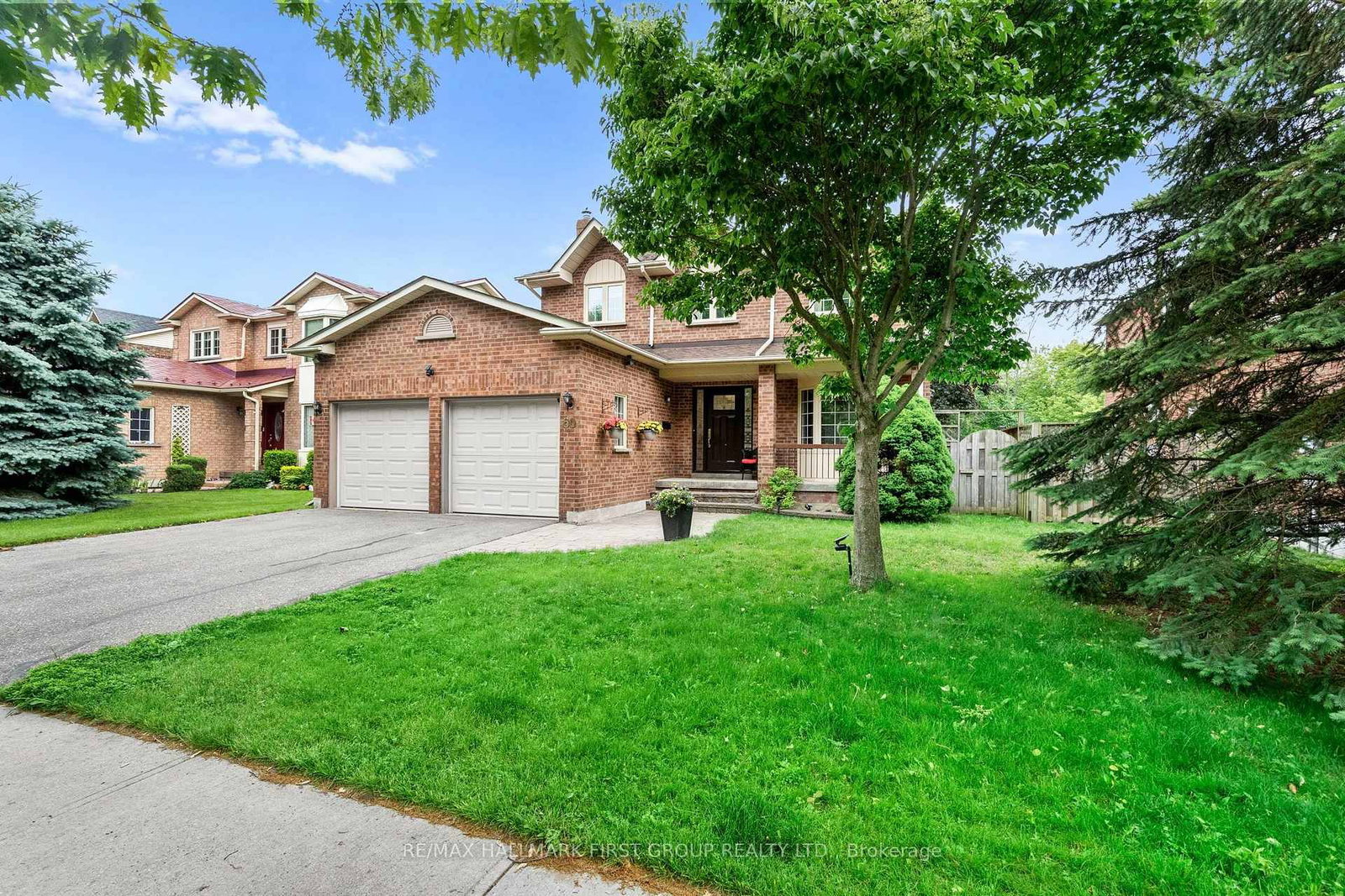 60 Spiers Crescent • Ajax, ON photo 2