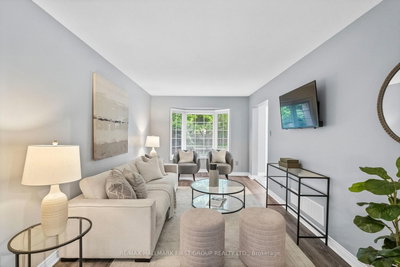 60 Spiers Crescent • Ajax, ON photo 3