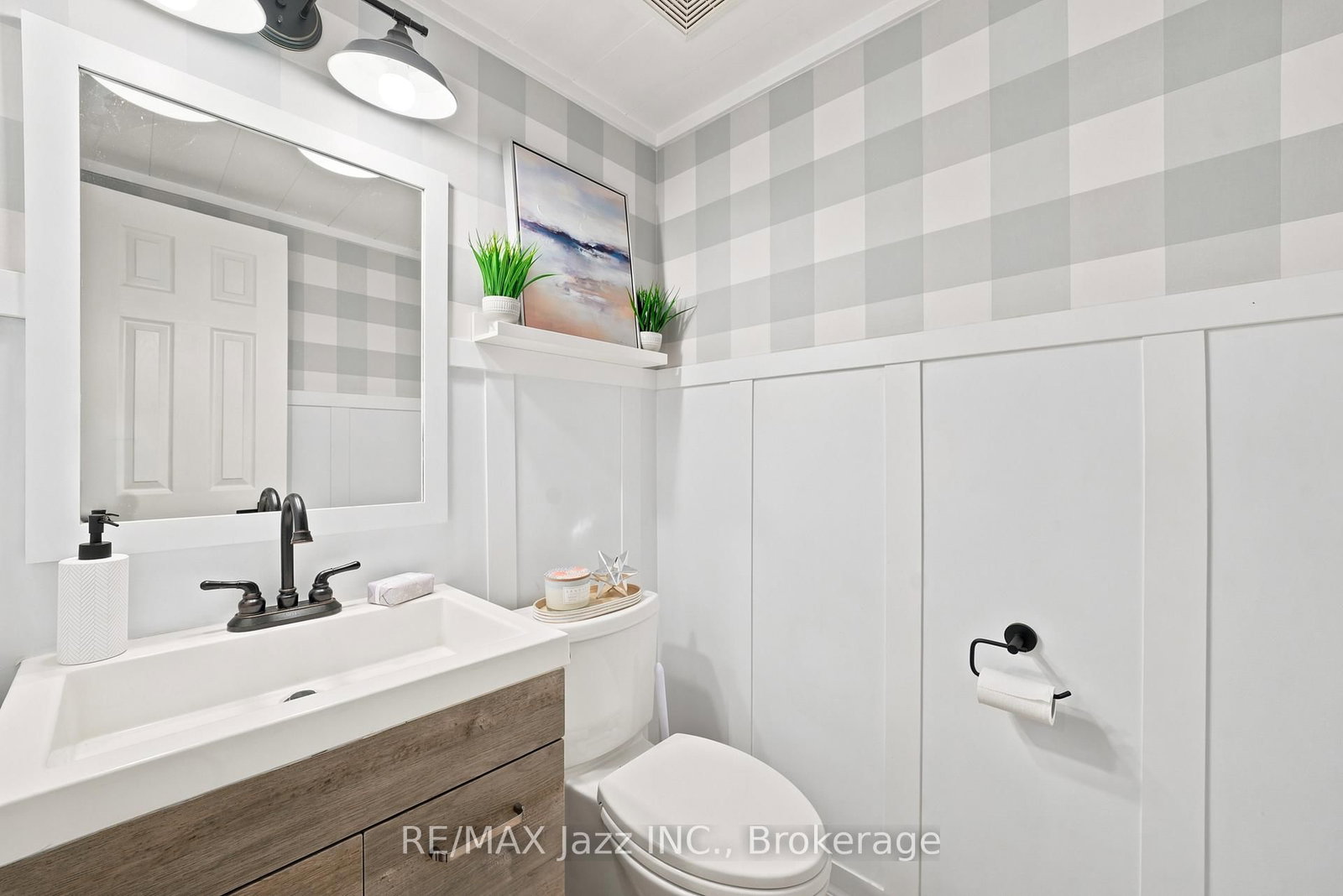 15 Farmstead Drive • Clarington, ON photo 14