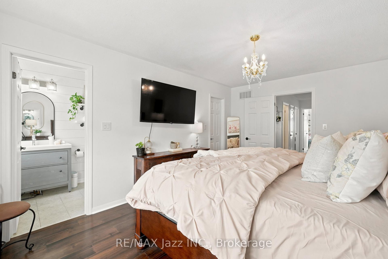 15 Farmstead Drive • Clarington, ON photo 18
