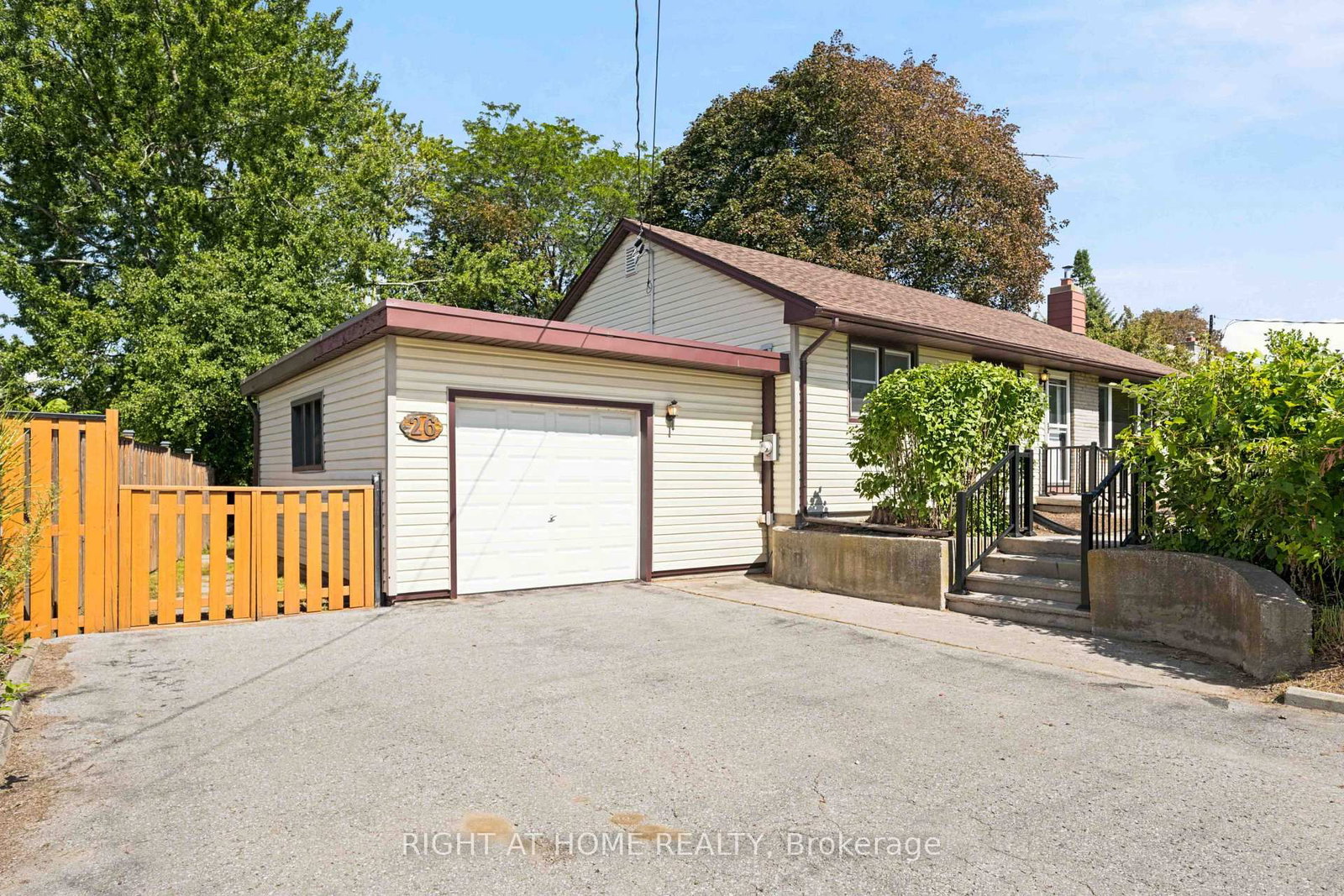 26 Phair Avenue • Clarington, ON photo 4
