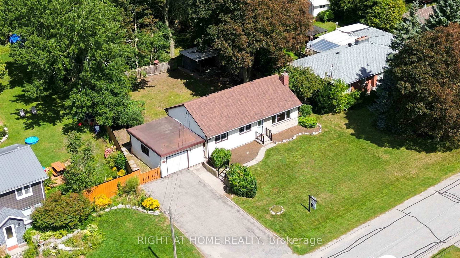 26 Phair Avenue • Clarington, ON photo 5