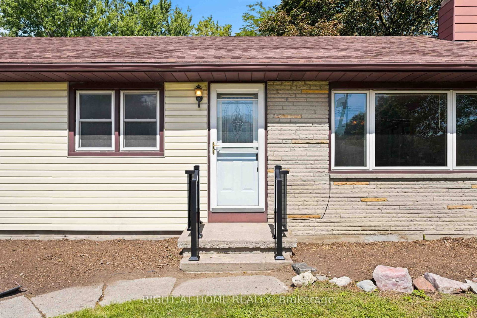 26 Phair Avenue • Clarington, ON photo 7