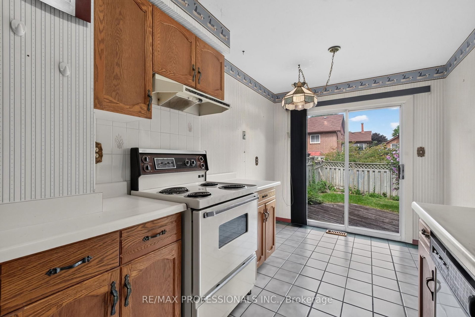 1001 Redbird Crescent • Pickering, ON photo 14