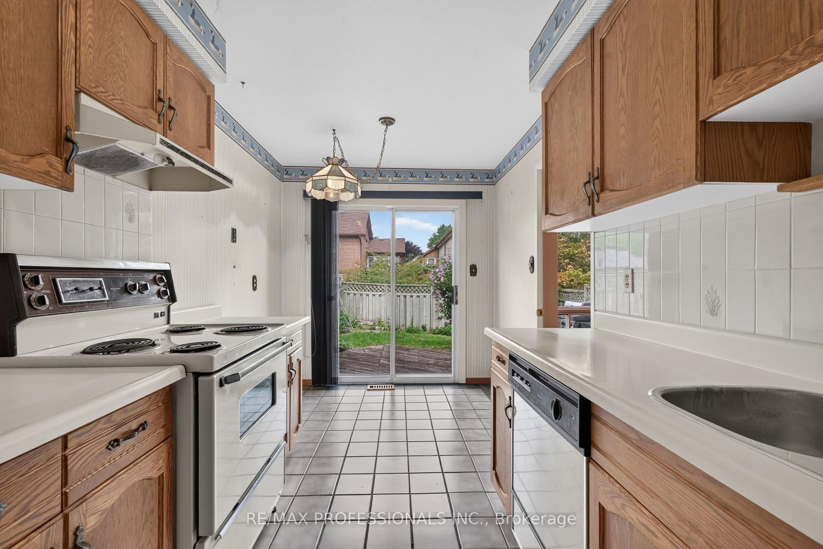 1001 Redbird Crescent • Pickering, ON photo 15