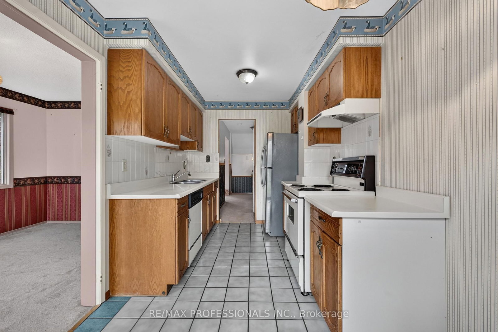 1001 Redbird Crescent • Pickering, ON photo 16