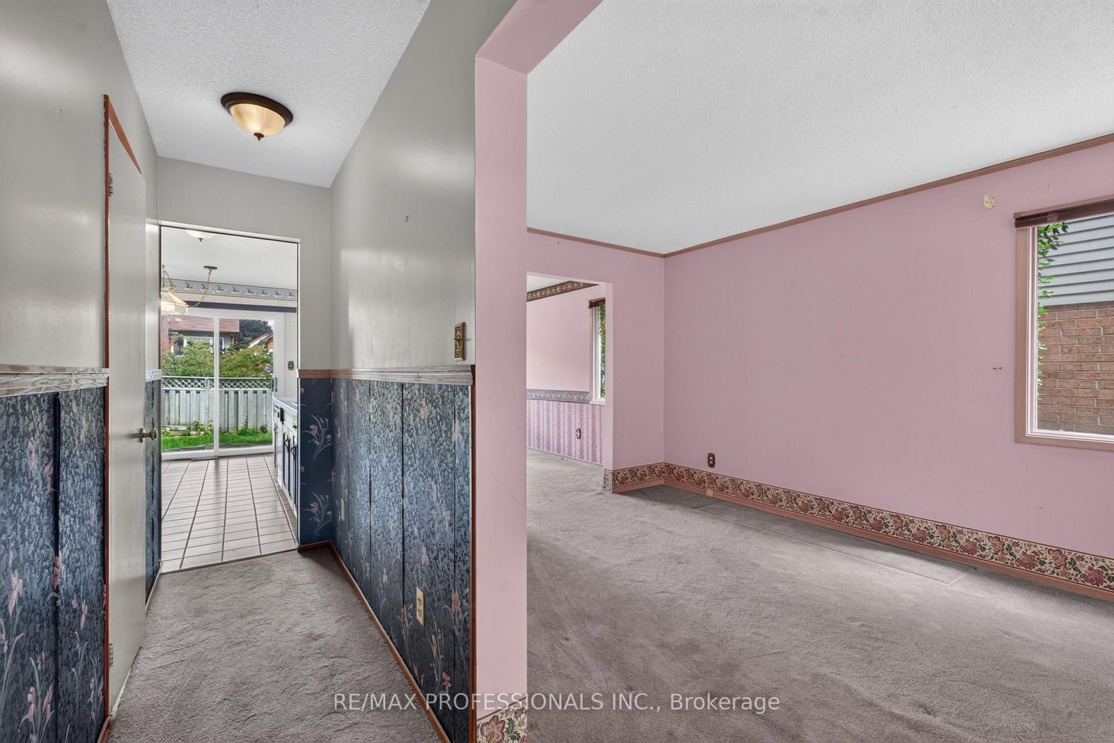 1001 Redbird Crescent • Pickering, ON photo 5