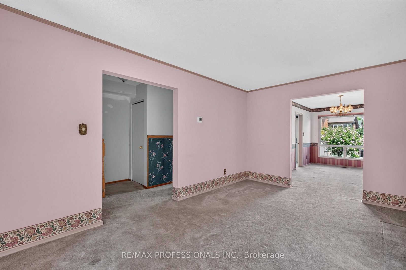 1001 Redbird Crescent • Pickering, ON photo 7