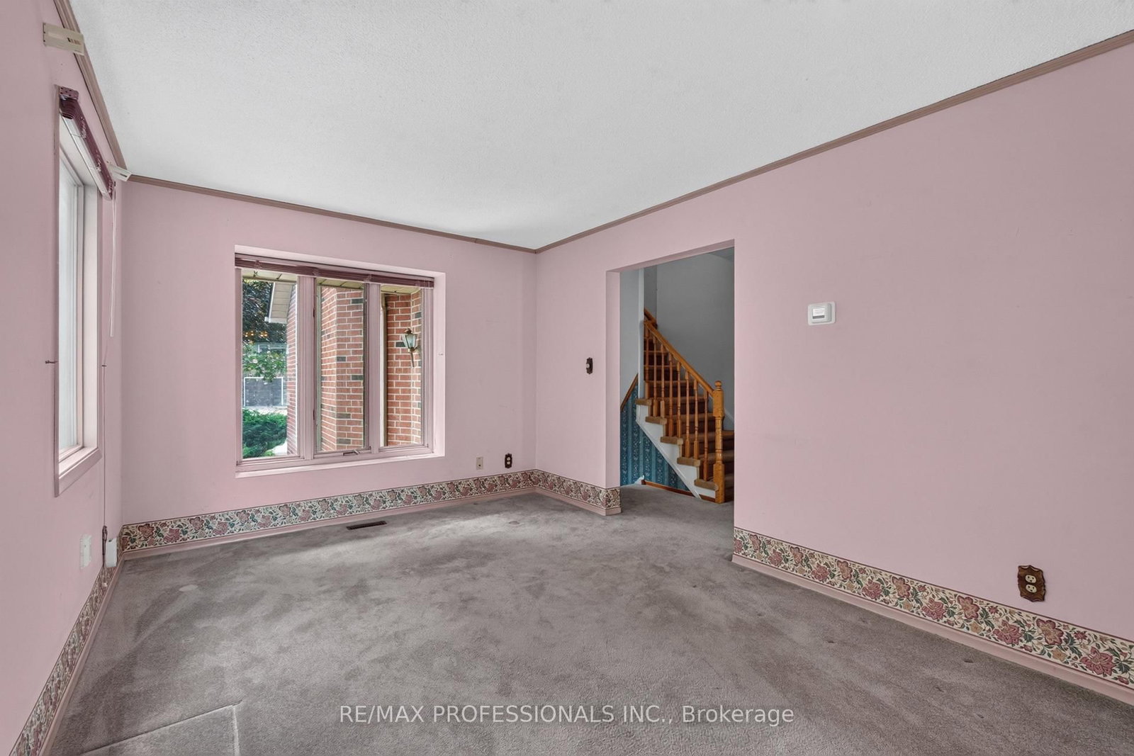1001 Redbird Crescent • Pickering, ON photo 8