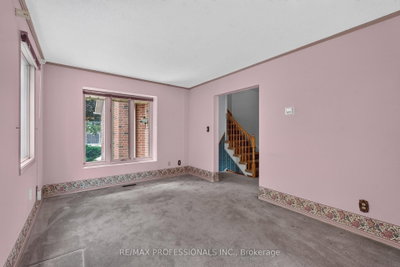1001 Redbird Crescent • Pickering, ON photo 8