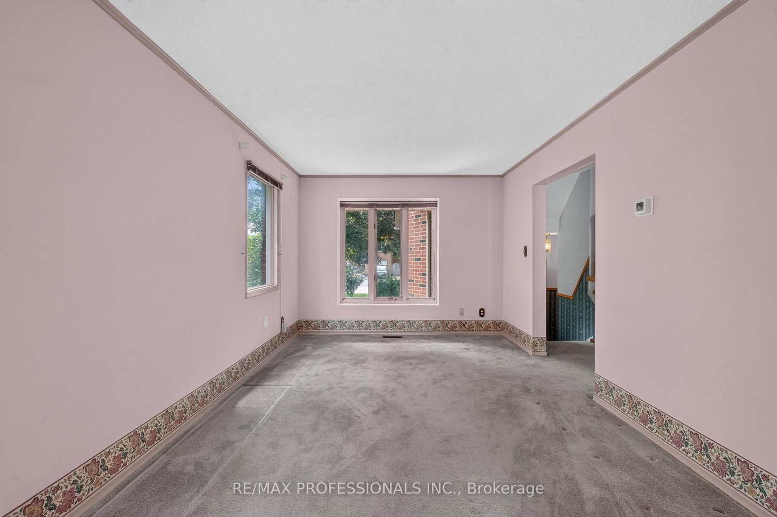 1001 Redbird Crescent • Pickering, ON photo 9