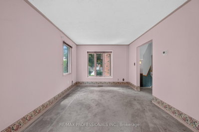 1001 Redbird Crescent • Pickering, ON photo 9