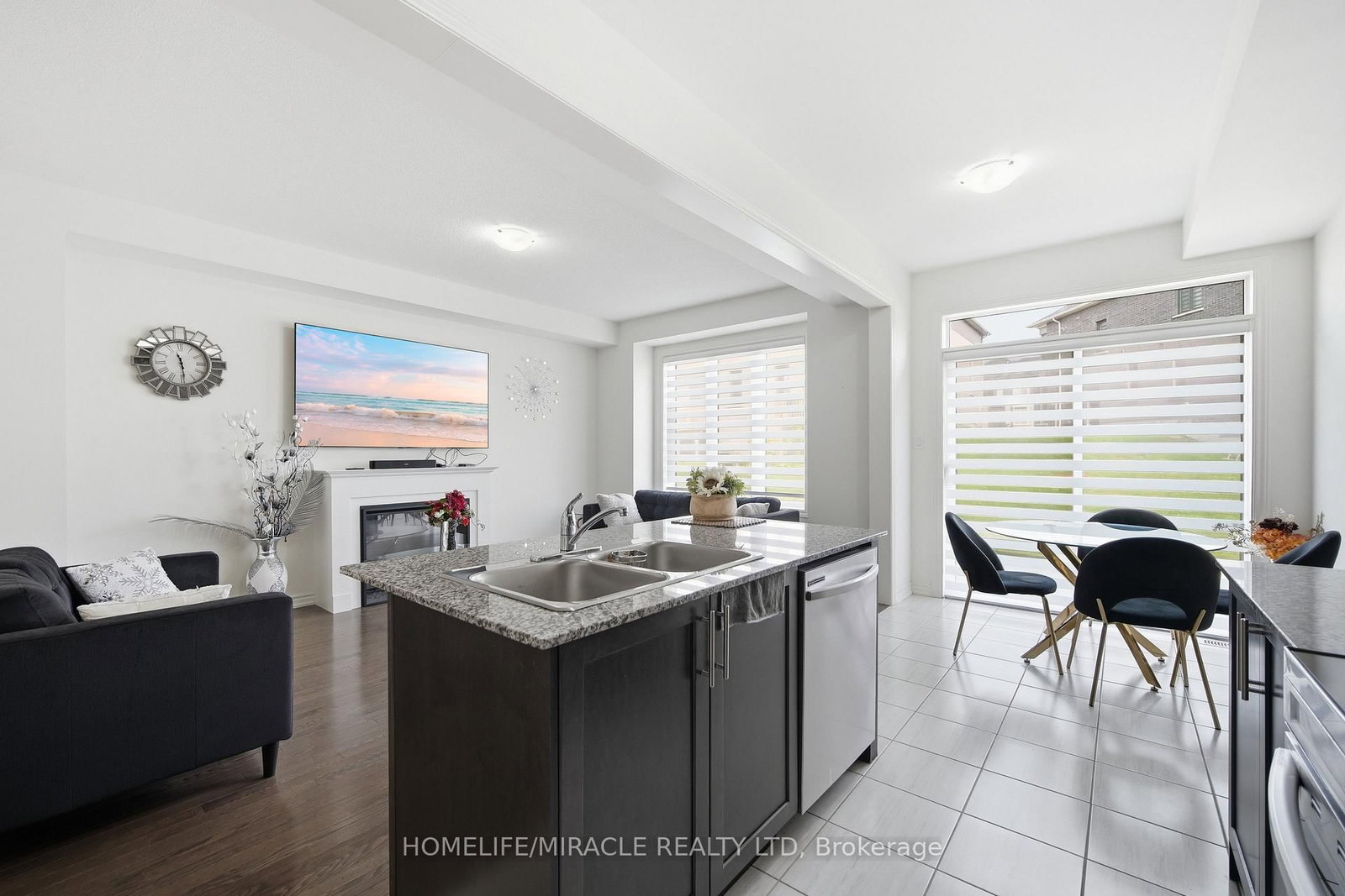 1230 Rexton Drive • Oshawa, ON photo 12