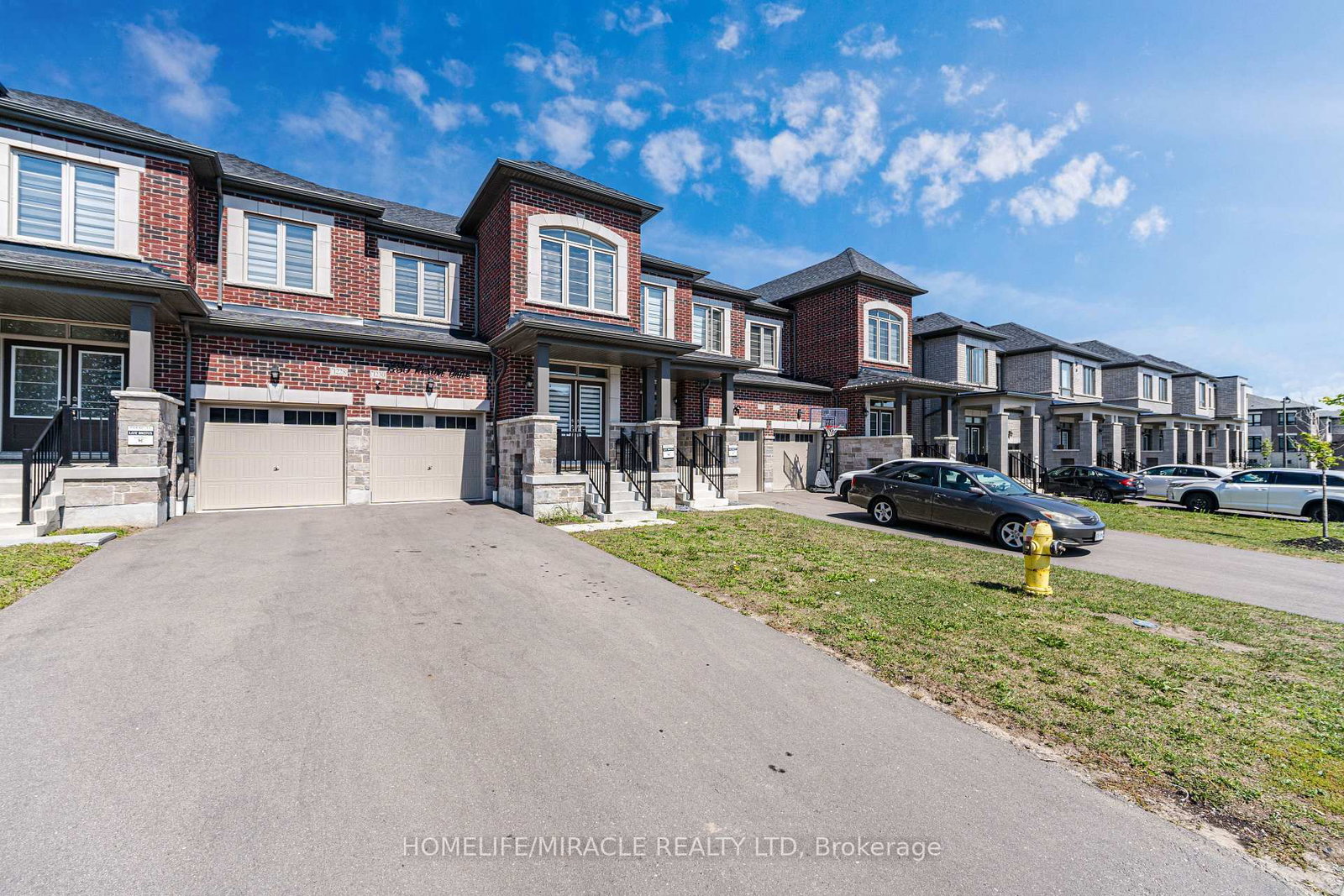 1230 Rexton Drive • Oshawa, ON photo 2