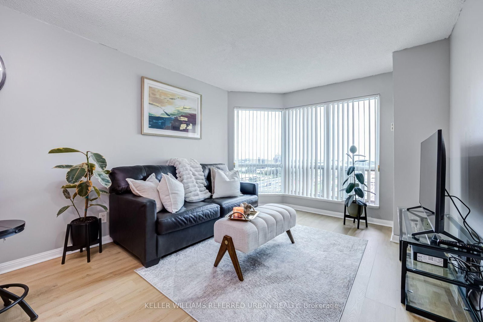 11 Lee Centre Drive • #1908 • Toronto, ON photo 3