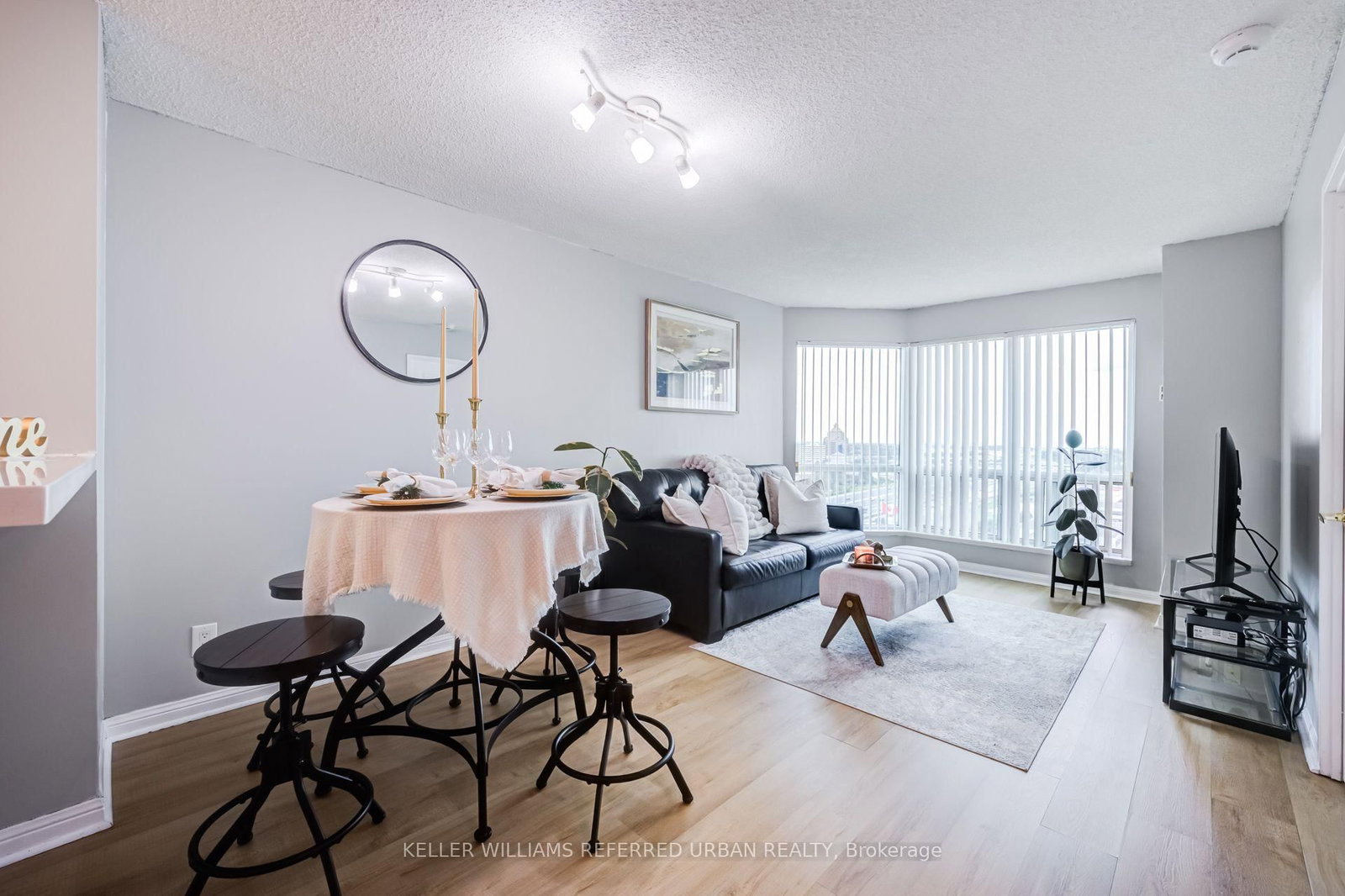11 Lee Centre Drive • #1908 • Toronto, ON photo 4
