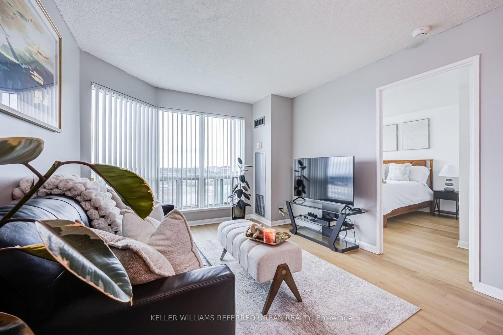 11 Lee Centre Drive • #1908 • Toronto, ON photo 5