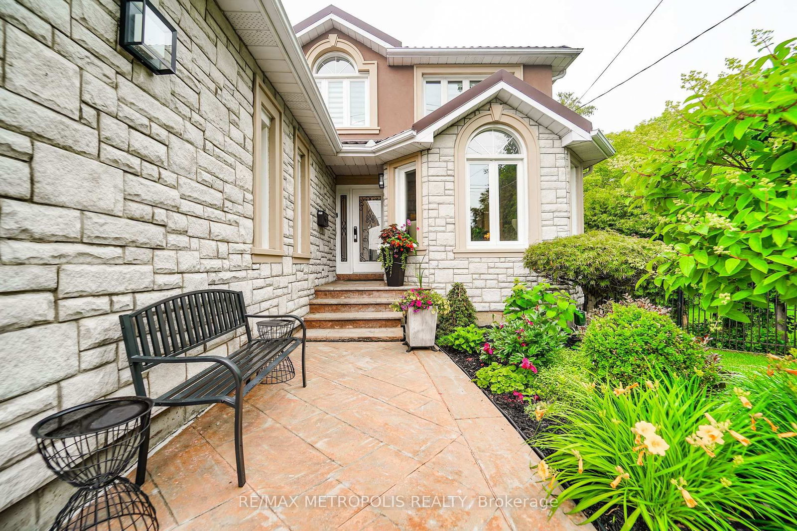 37 Bennett Road • Toronto, ON photo 10