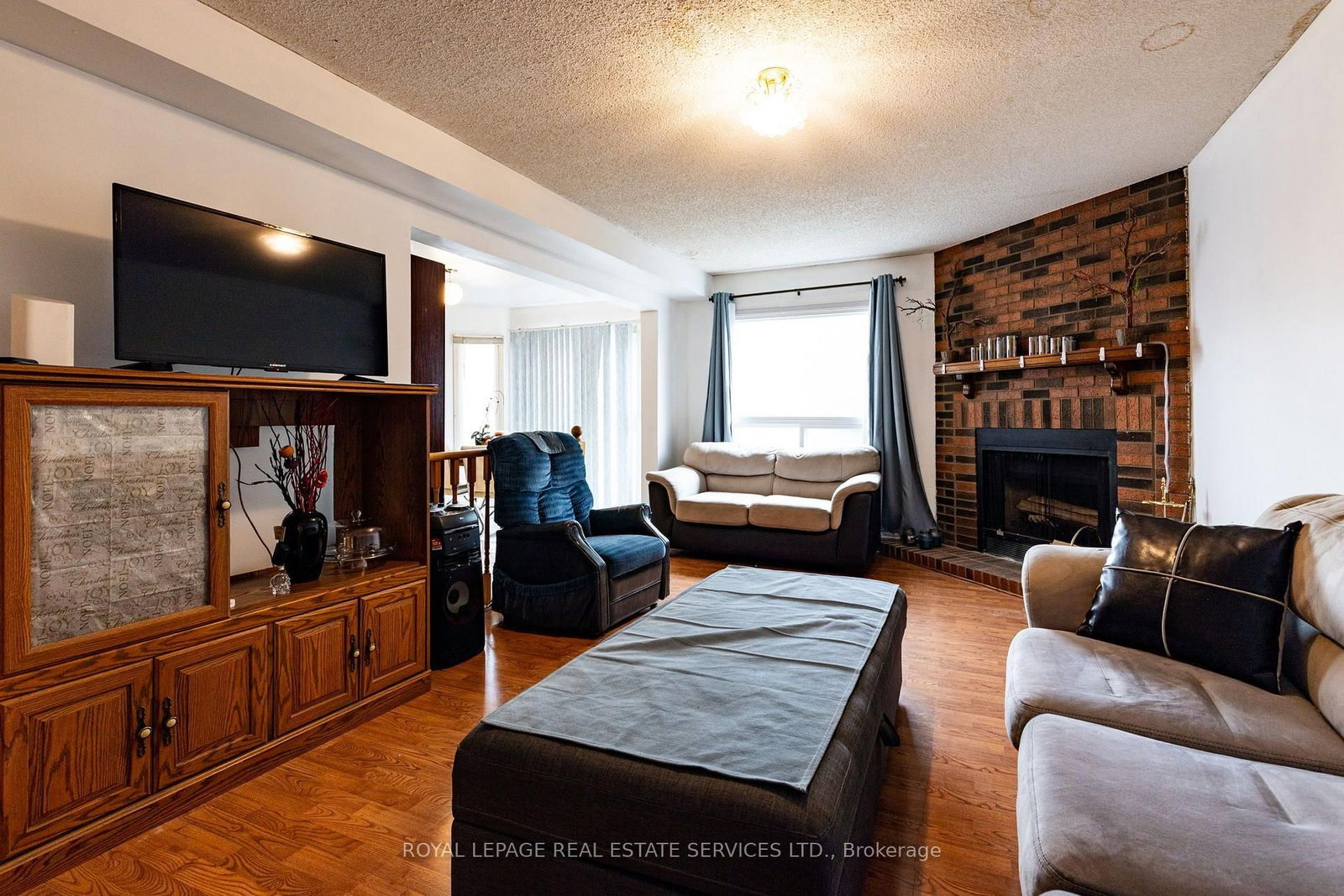 97 Morningview Trail • Toronto, ON photo 4