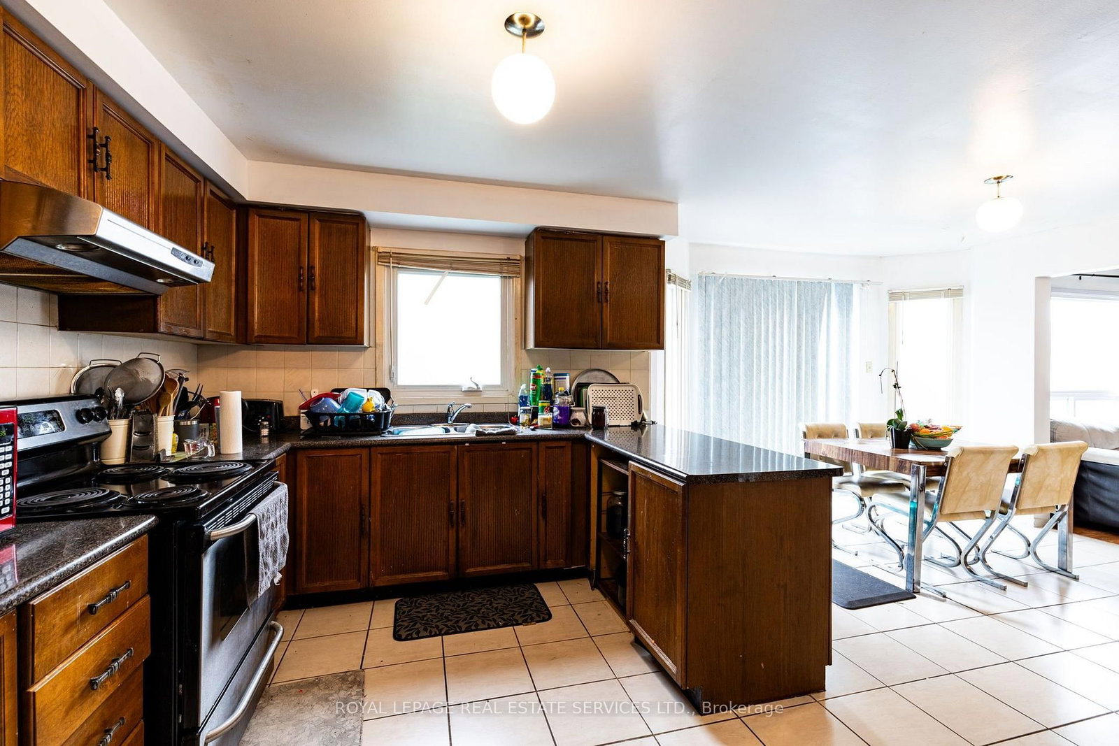 97 Morningview Trail • Toronto, ON photo 9