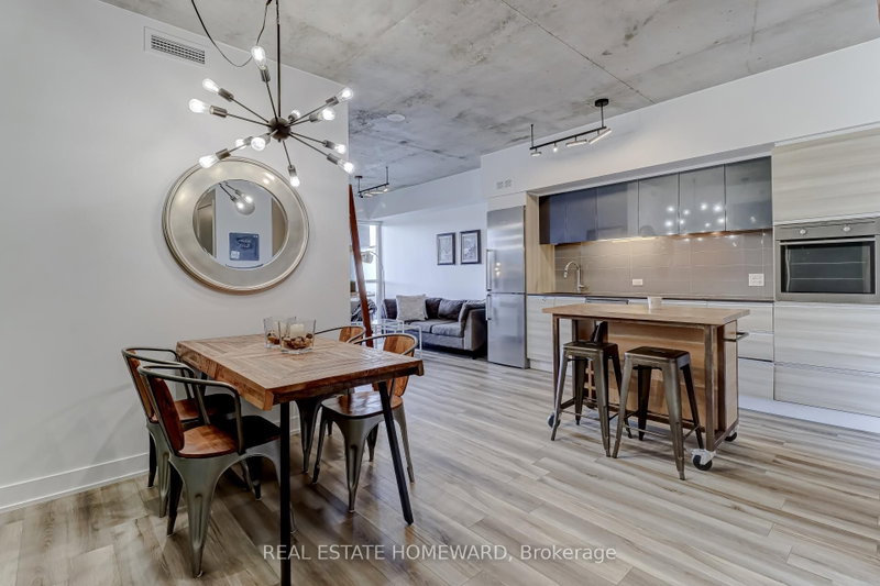 522 - 1190 Dundas Street E