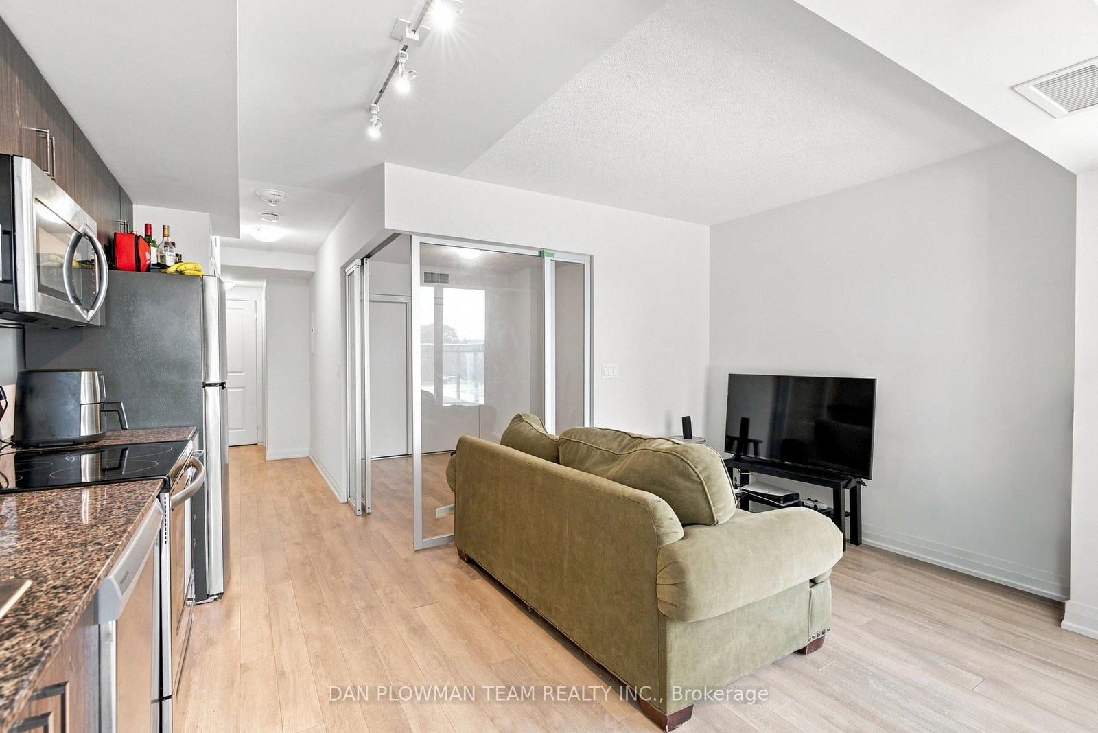 20 Meadowglen Place • #227 • Toronto, ON photo 10
