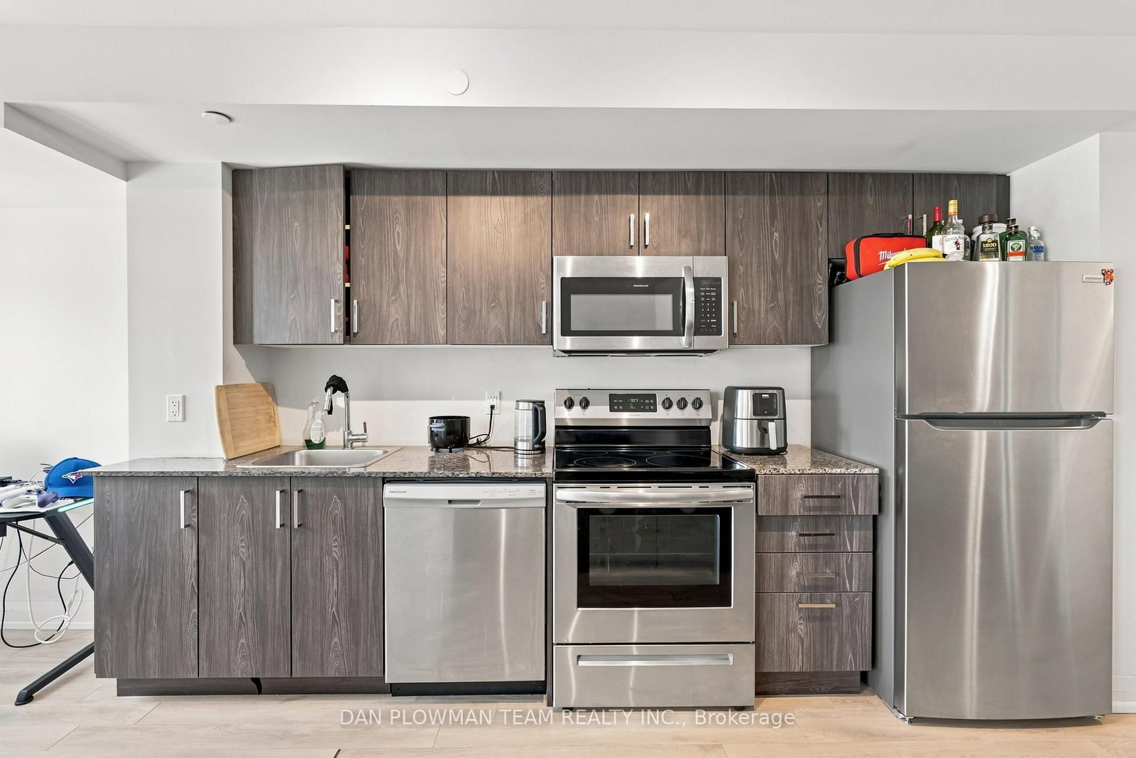20 Meadowglen Place • #227 • Toronto, ON photo 5