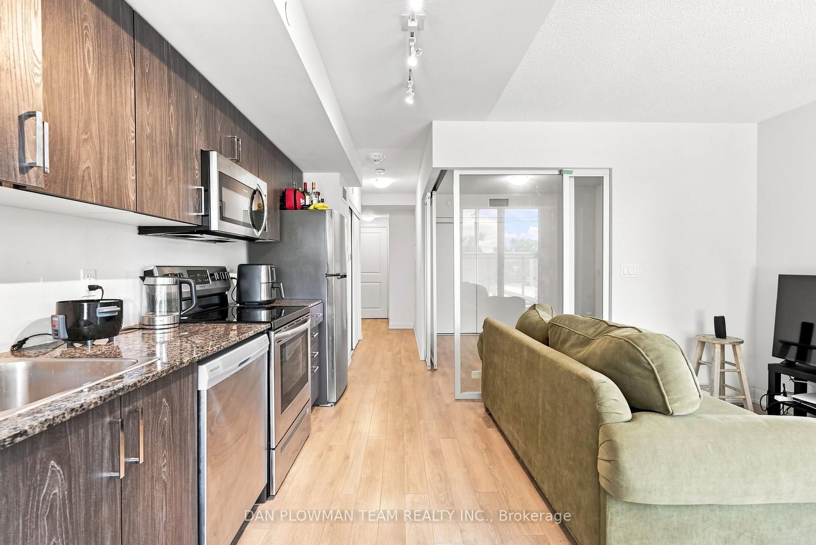 20 Meadowglen Place • #227 • Toronto, ON photo 6