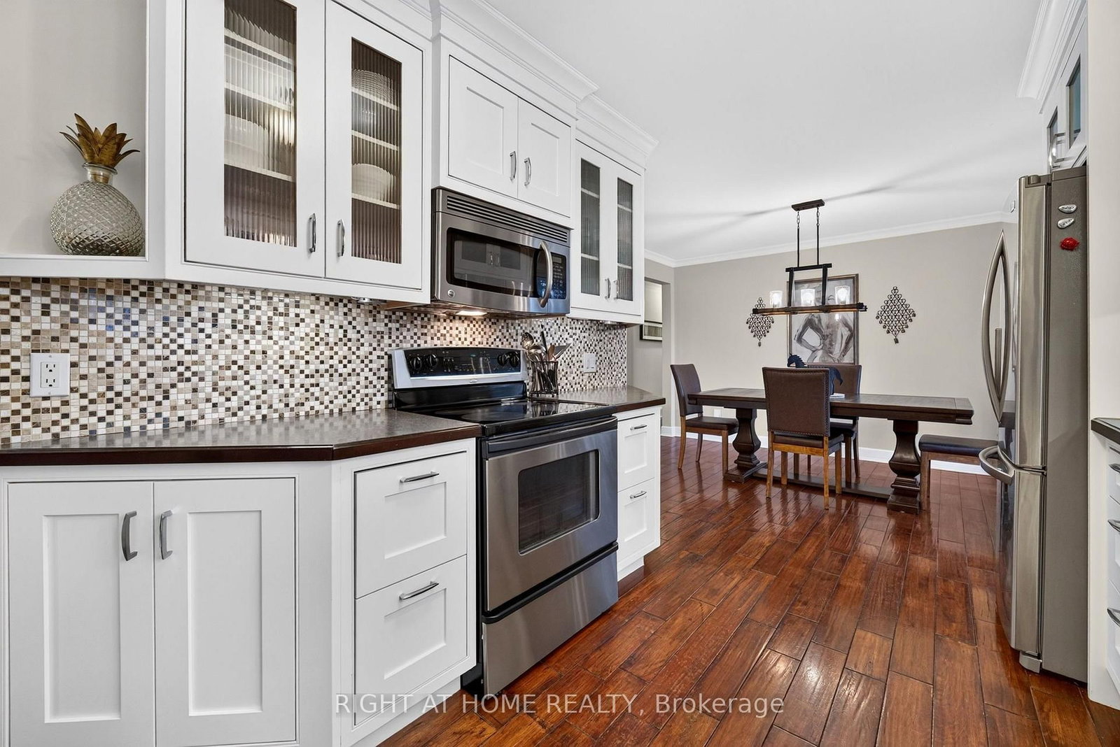 937 Chevrolet Street • Oshawa, ON photo 14
