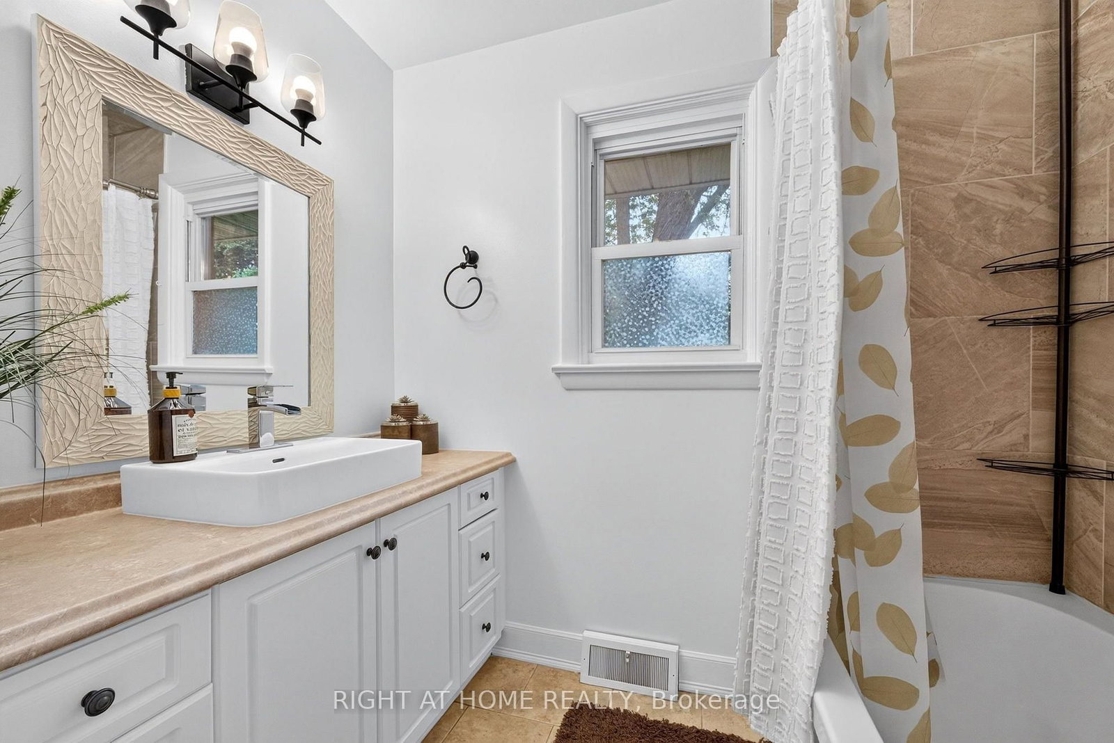 937 Chevrolet Street • Oshawa, ON photo 22