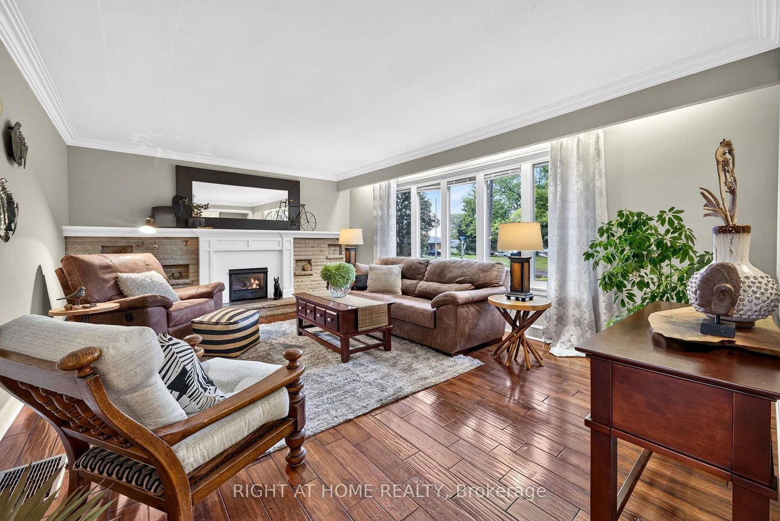 937 Chevrolet Street • Oshawa, ON photo 5