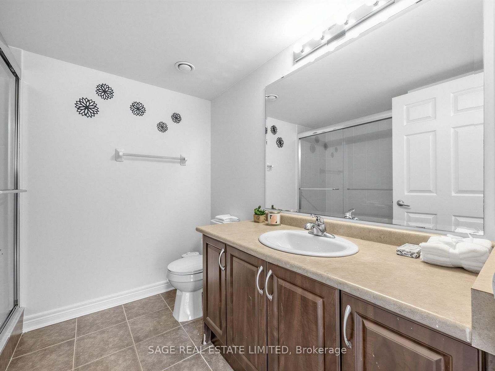 60 Fairfax Crescent • #507 • Toronto, ON photo 17