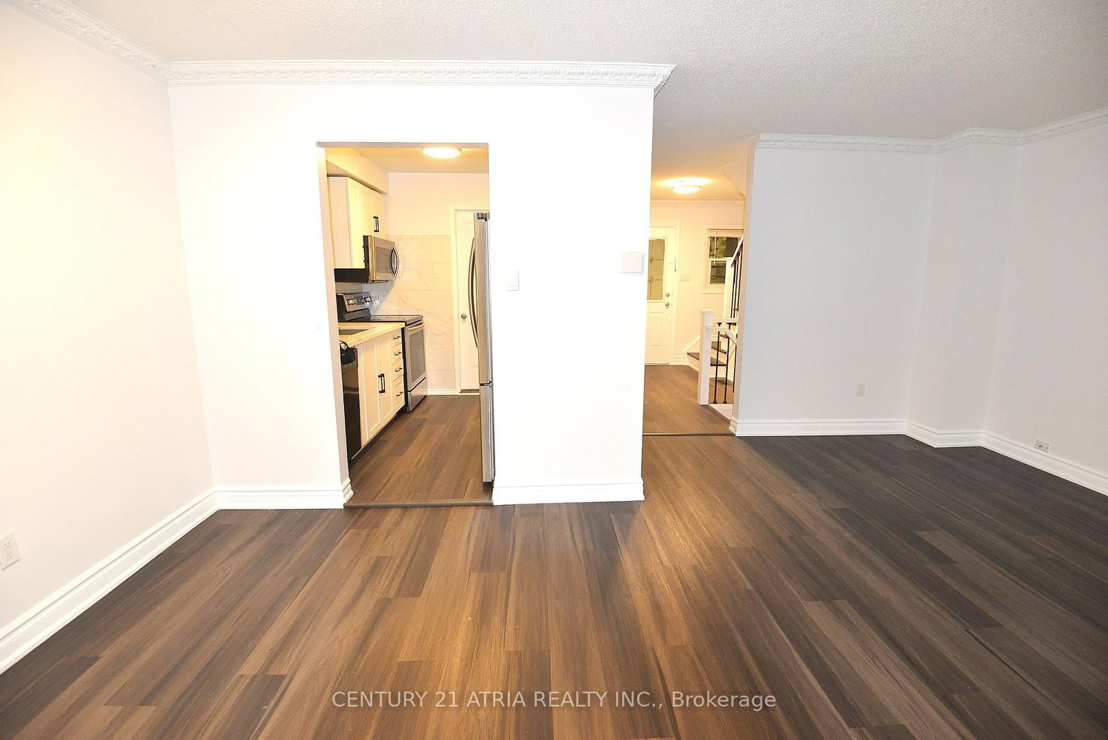 87 Radford Drive • Ajax, ON photo 4