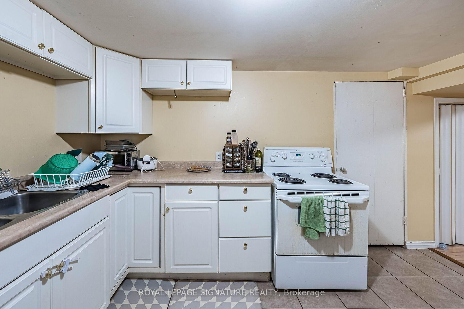 1 Davidson Avenue • Toronto, ON photo 21