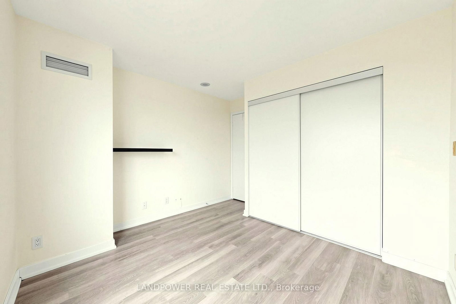 36 Lee Centre Drive • #1801 • Toronto, ON photo 18