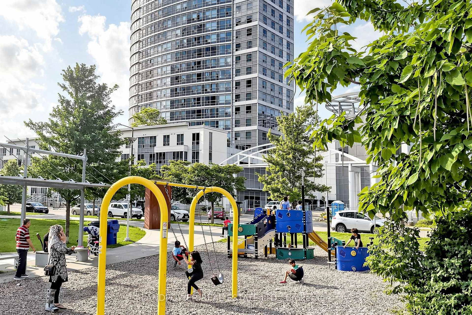 36 Lee Centre Drive • #1801 • Toronto, ON photo 2