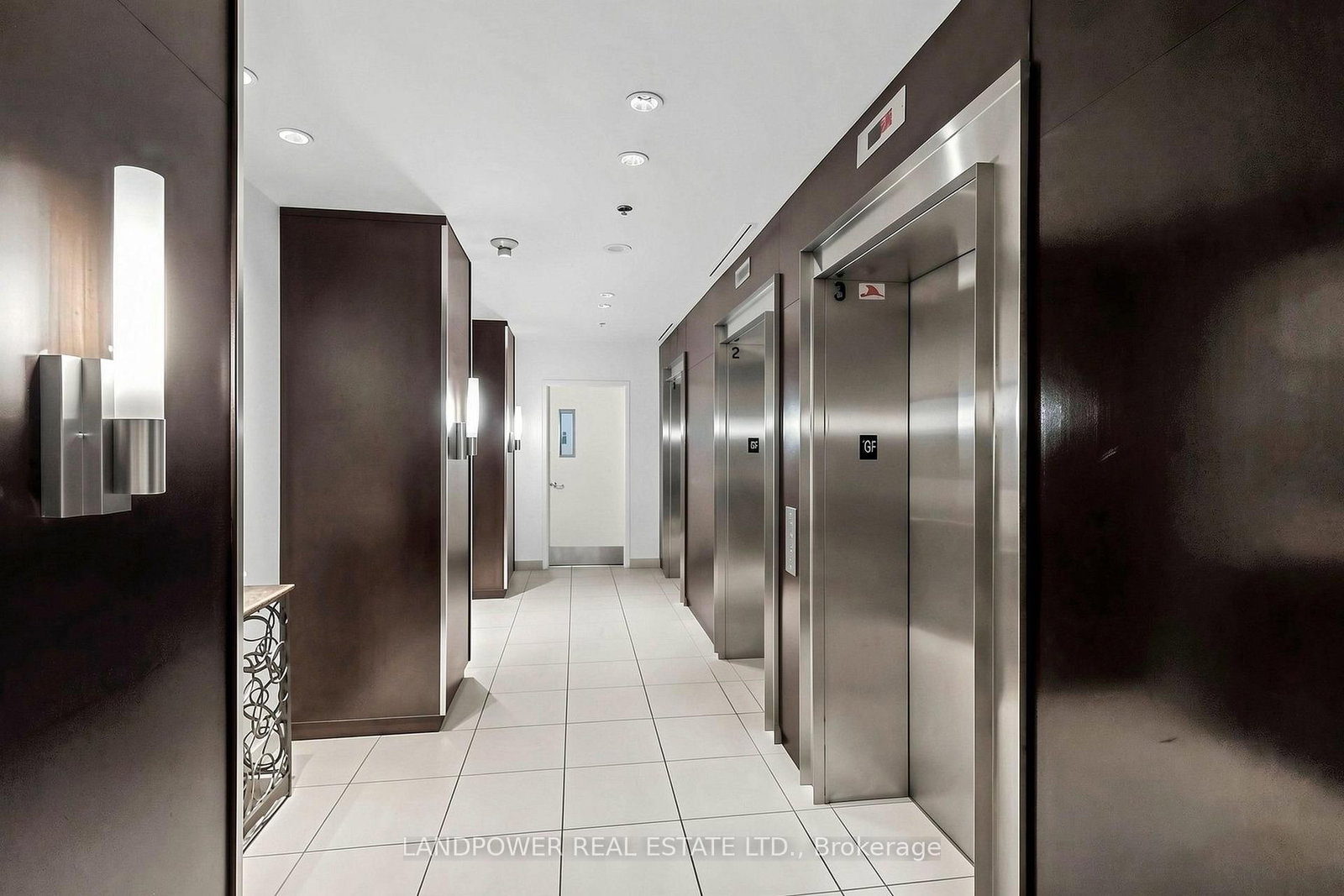 36 Lee Centre Drive • #1801 • Toronto, ON photo 4