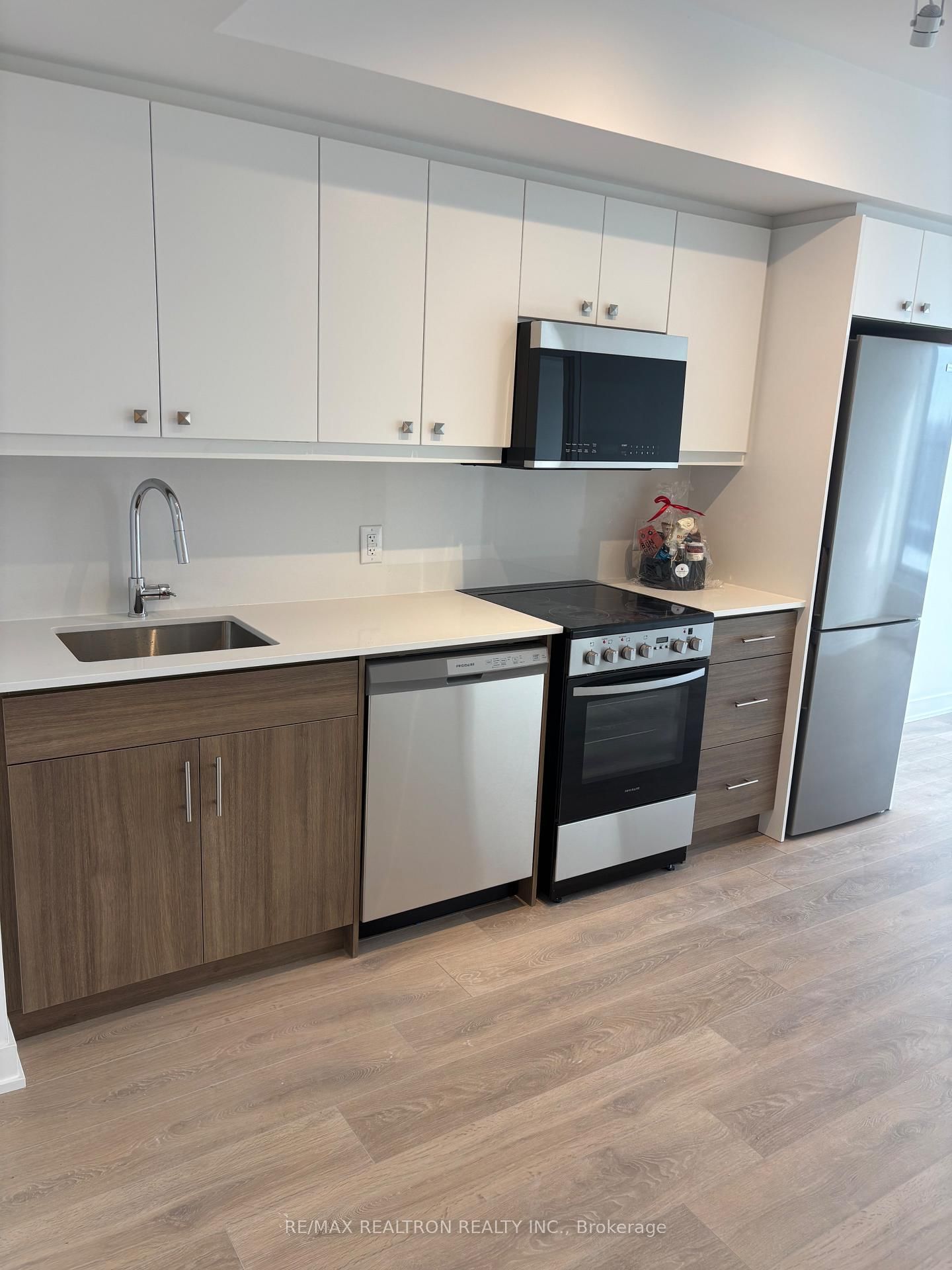 2 Manderley Drive • #904 • Toronto, ON photo 22