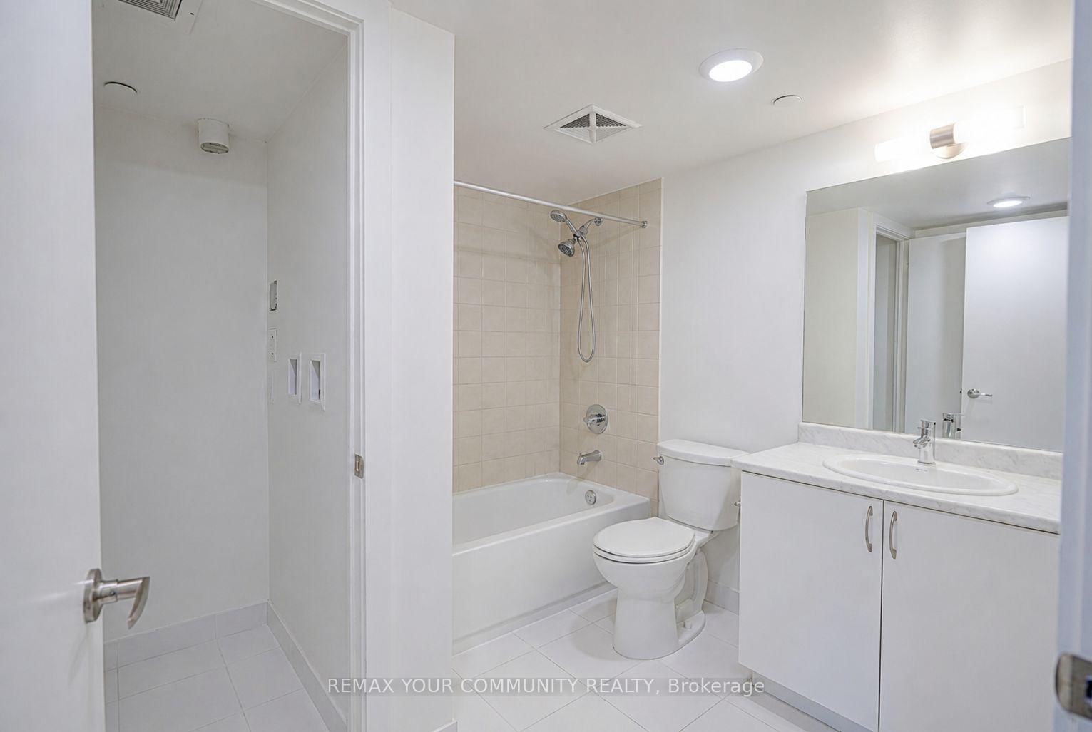 1346 Danforth Road E • #909 • Toronto, ON photo 12