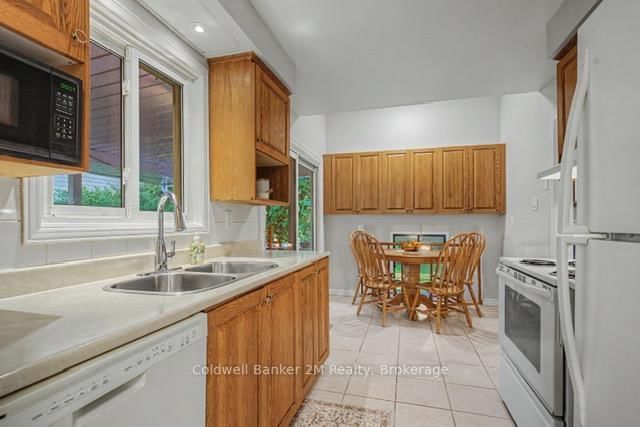 41 Panter Crescent • Ajax, ON photo 9