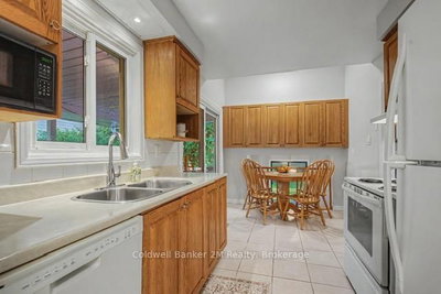 41 Panter Crescent • Ajax, ON photo 9