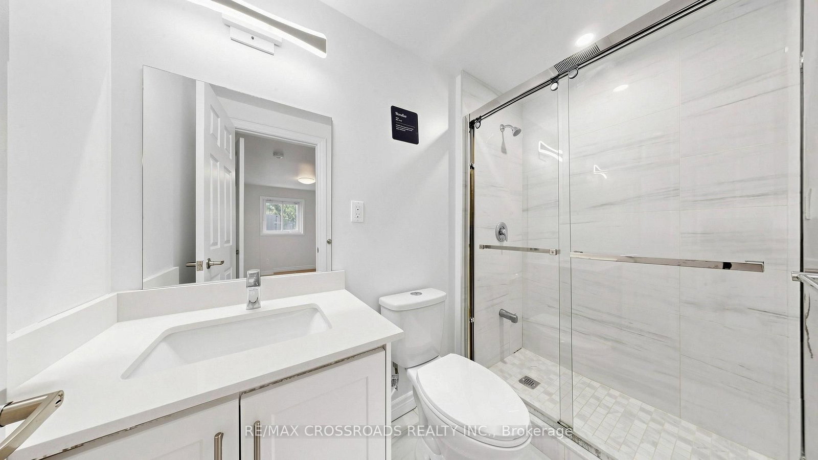 36 United Square • Toronto, ON photo 18