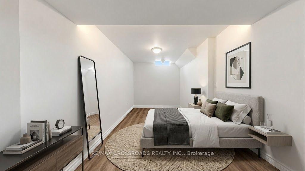 36 United Square • Toronto, ON photo 20