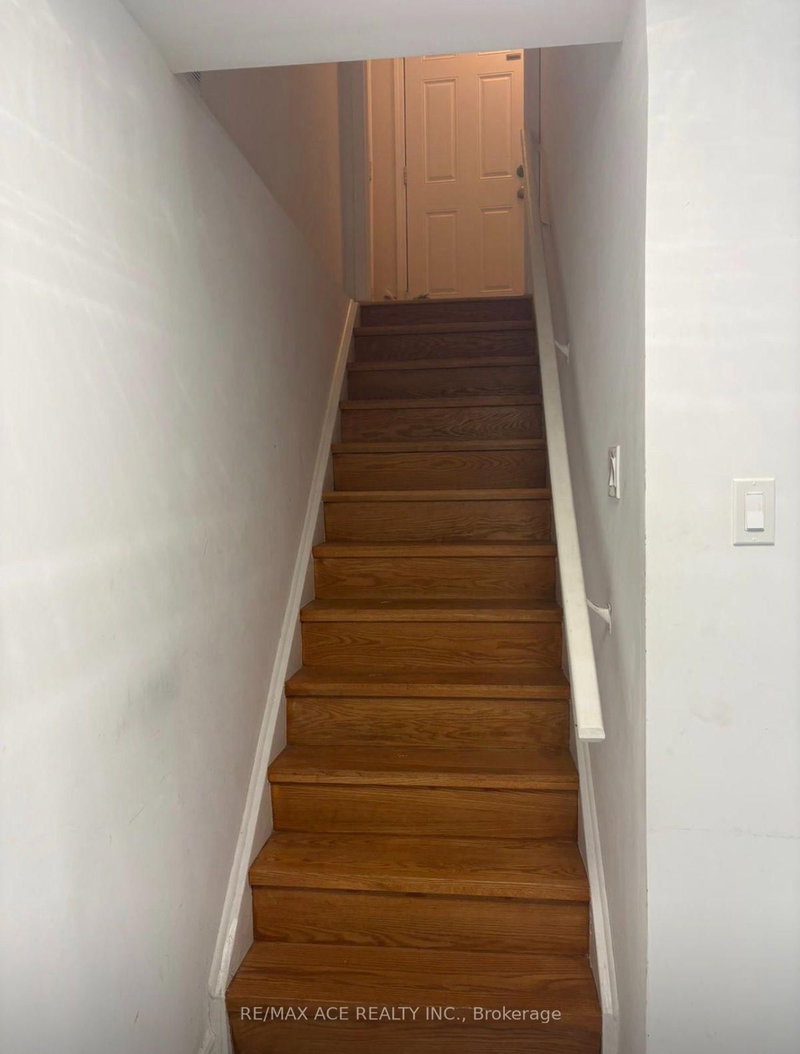Bsmt - 1851 Parkhurst Crescent