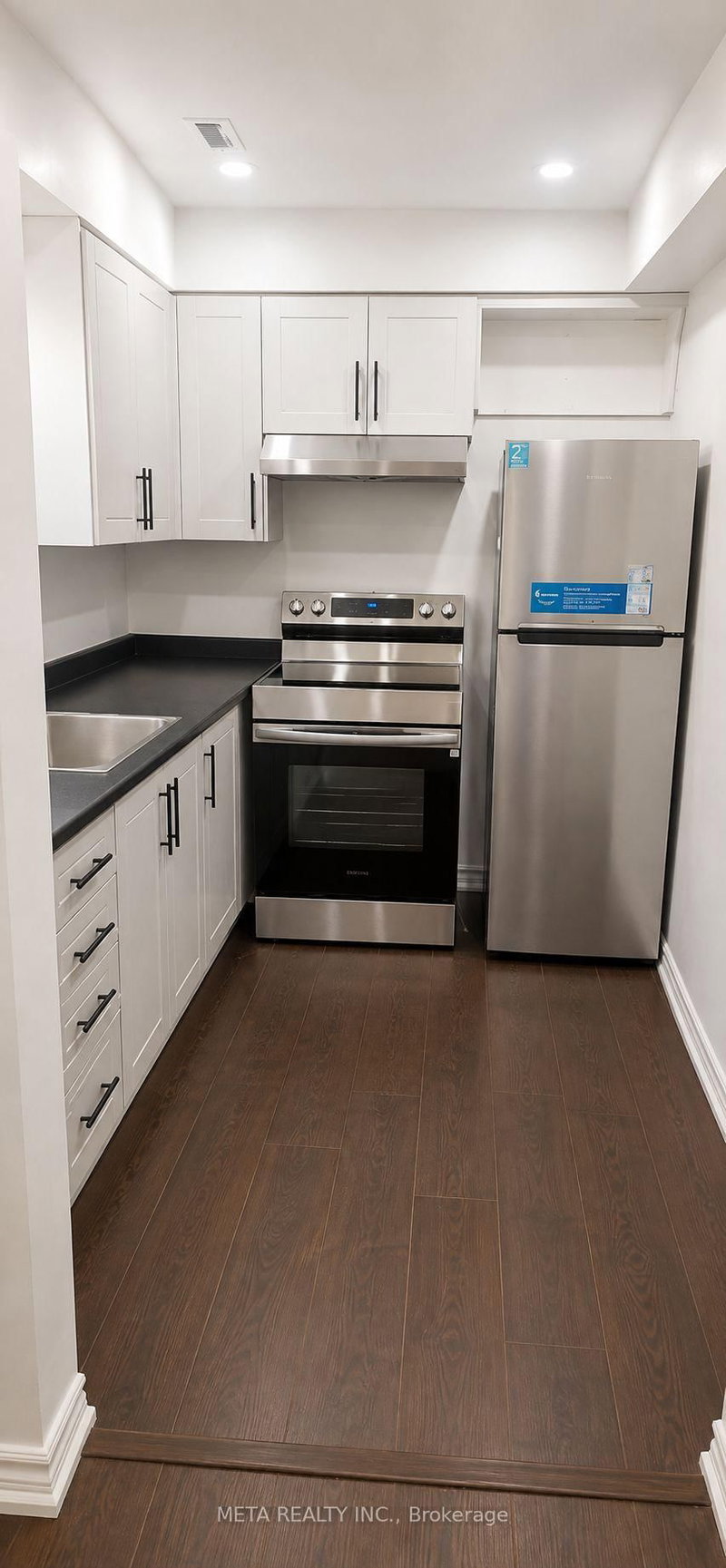 lower - 11 Visser Court