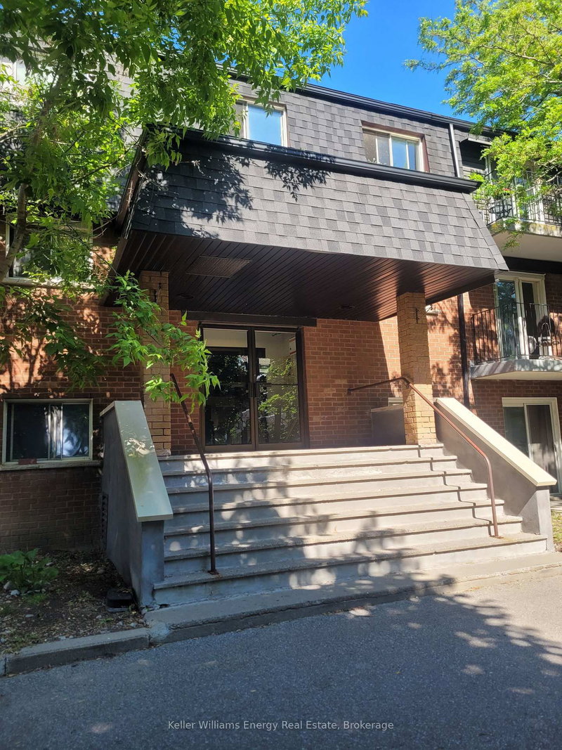 106 - 576 Mary Street E